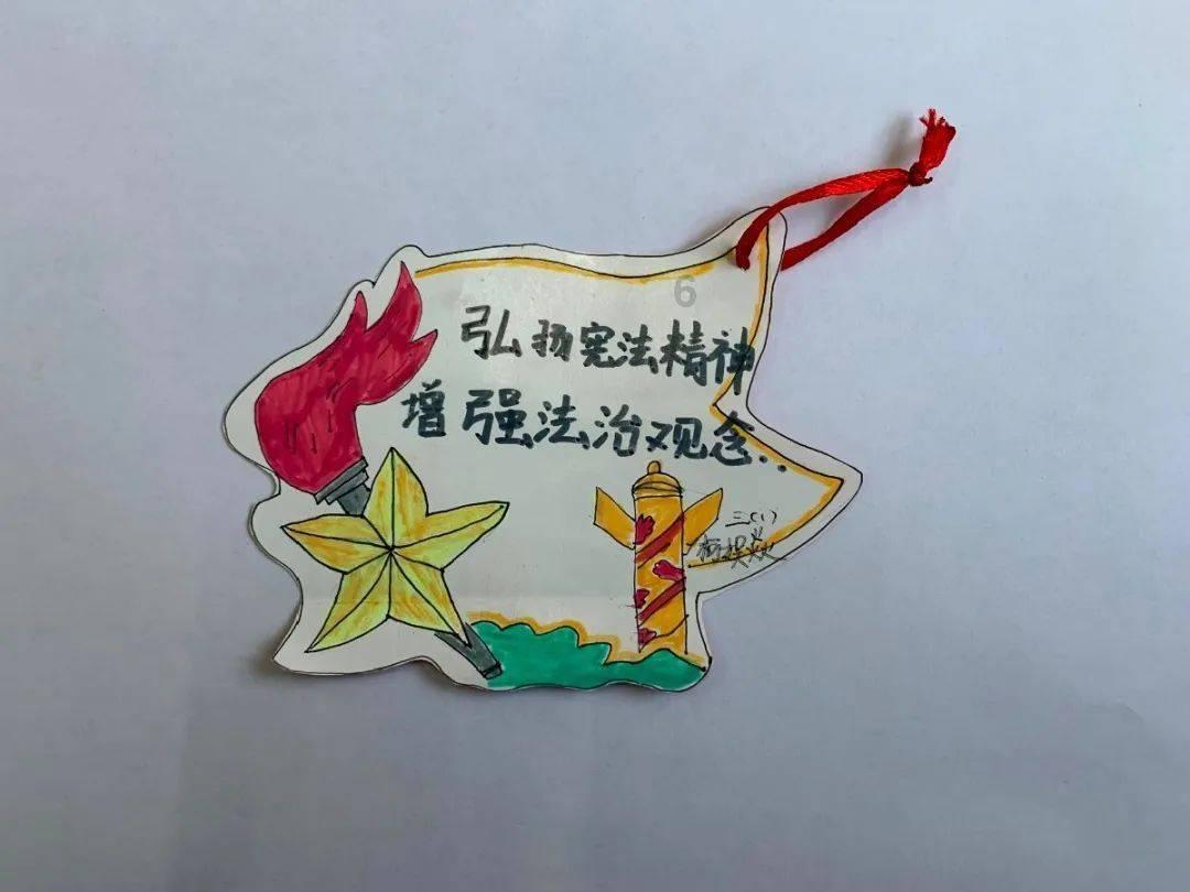逃出茂密的丛林